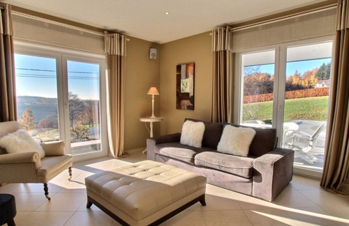 Walk House | Spacious comfortable villa in quiet with heated pool