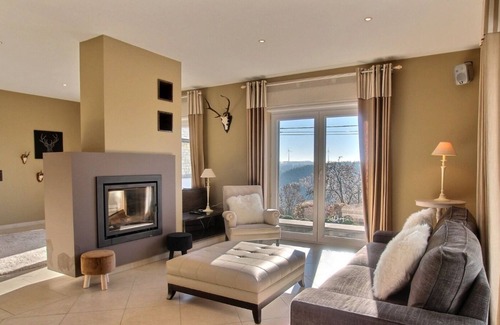 Walk House | Spacious comfortable villa in quiet with heated pool