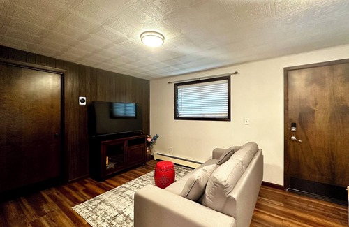 Russian Jack Park Apartment | Spacious & comfy apt near JBER