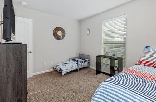 Lake Charles House | Spacious & Comfy KING Bed with Garage in Lake Charles