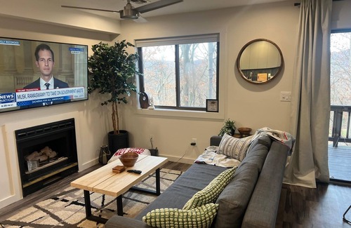 Mcafee Condo | Spacious & Comfy Gem: Mins to Slopes, Arcade, Pkg!