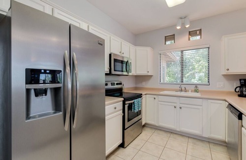 Chandler Condo | Spacious Condo! 2 Master Suites! Close to Everything