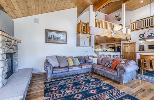 Old Town Condo | Spacious condo just moments from Winter Park Ski Resort w/shared hot tub