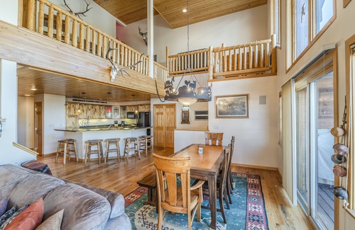 Old Town Condo | Spacious condo just moments from Winter Park Ski Resort w/shared hot tub