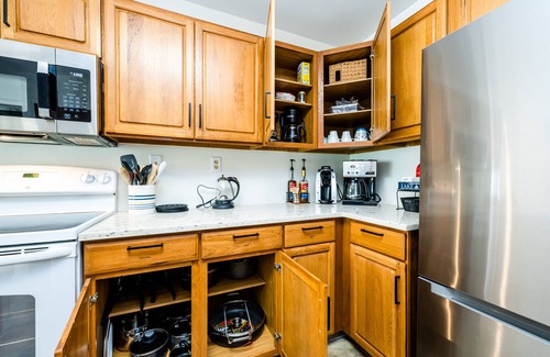 Lake Michigan Beach Condo | Spacious Condo, Outdoor Heated Pool, Walk to Private Beach