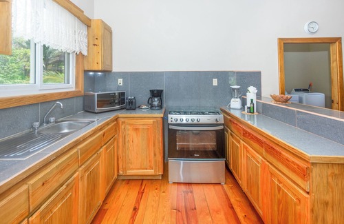 Gibson Bight Condo | Spacious condo unit in West End paradise!