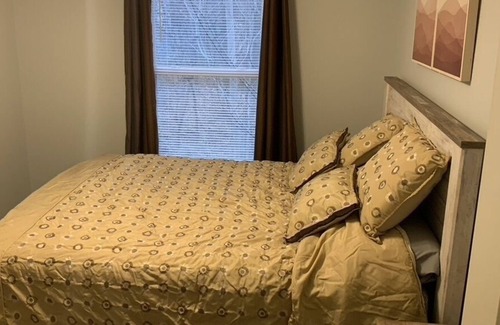 Peoria Condo | Spacious condo w/game room 5 minutes from the airport 15 minutes from everywhere