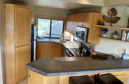Century West Condo | Spacious condo with breathtaking views of the Deschutes River