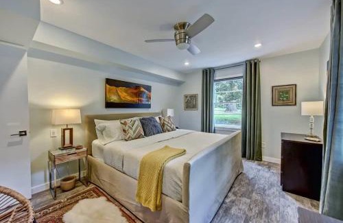 Cherry House | Spacious condo with easy access to Uptown