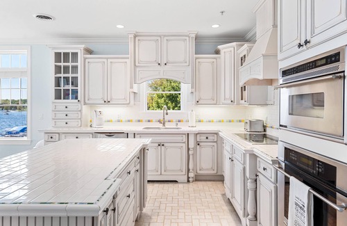 Green Lake Condo | Spacious Condo with Prime Lake Views