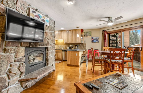 Old Town Condo | Spacious Condo with 2 Balconies, Free WiFi, Shared W/D, Hot Tub, & Fireplace