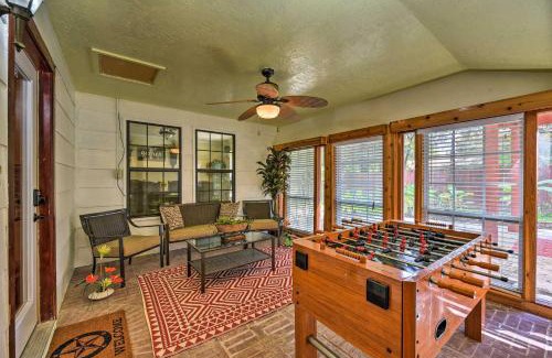 Conroe House | Spacious Conroe Home with Foosball and Pool Table!