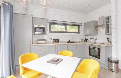 Aysgarth Ski Chalet | Spacious contemporary lodge with one double with en suite shower and one twin.