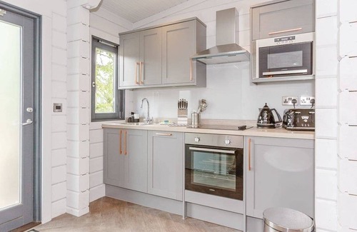 Aysgarth Ski Chalet | Spacious contemporary lodge with one double with en suite shower and one twin.