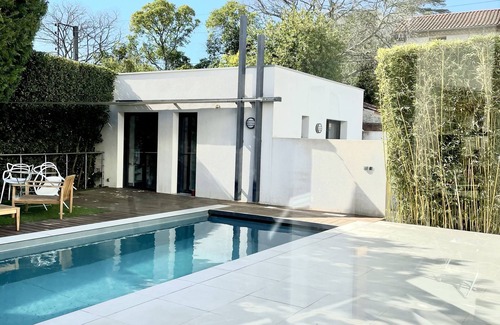 Mont Duplan House | Spacious contemporary villa in town center