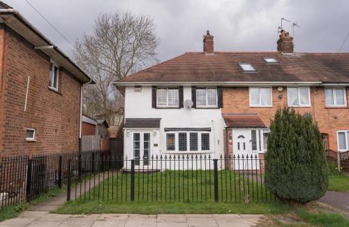 Cradley House | Spacious, Contractors, Long Term Discounts