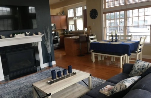 Saratoga Springs Condo | Spacious Corner Condo with Balcony in Saratoga Springs NY 2 miles from track.