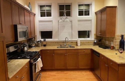 Saratoga Springs Condo | Spacious Corner Condo with Balcony in Saratoga Springs NY 2 miles from track.