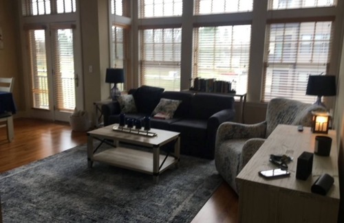 Saratoga Springs Condo | Spacious Corner Condo with Balcony in Saratoga Springs NY 2 miles from track.