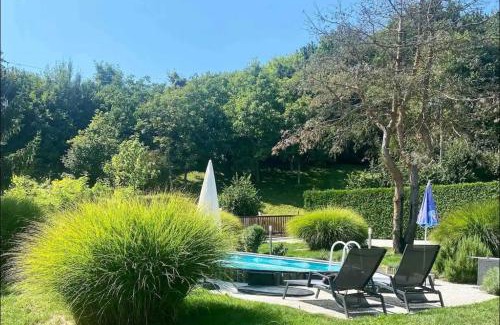 Pesnica Apartment | Spacious Cosy Apt with Pool and Parking