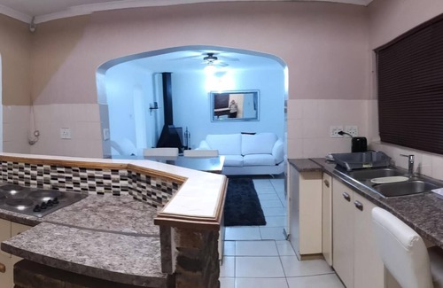 Cape Town House | Spacious, cosy, modern and secure family home