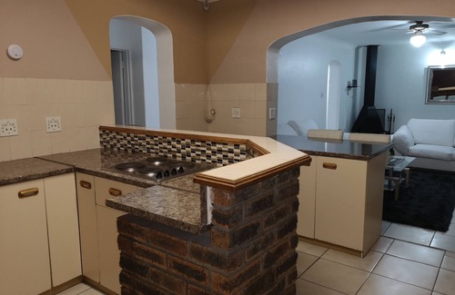 Cape Town House | Spacious, cosy, modern and secure family home