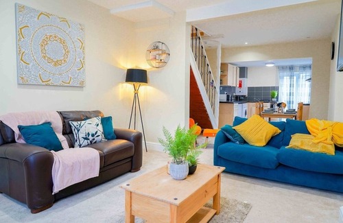 St Helens House | Spacious Cosy Newly Renovated Home in St Helens
