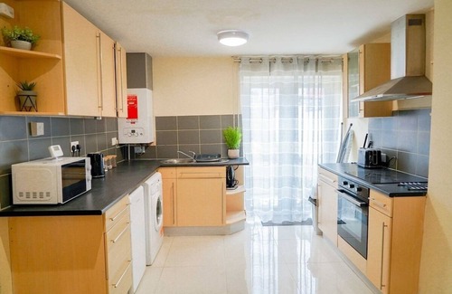 St Helens House | Spacious Cosy Newly Renovated Home in St Helens