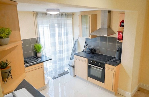 St Helens House | Spacious Cosy Newly Renovated Home in St Helens