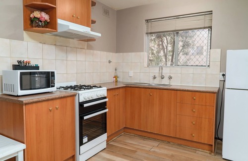 Rivervale Apartment | Spacious & Cosy Self-contained Apartment