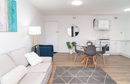 Perth Apartment | Spacious & Cosy Self-Contained 2 Bedroom Apartment