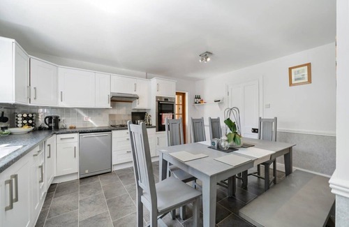 Kemerton House | Spacious Cotswolds House & Garden w/Hot Tub