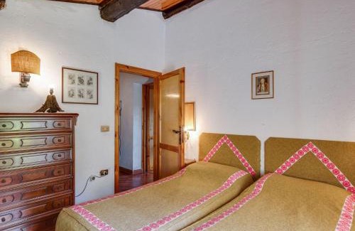 Crespano del Grappa House | Spacious Cottage in Veneto