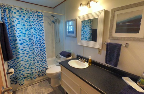 Manitoba Cottage | Spacious Cottage close to Beach