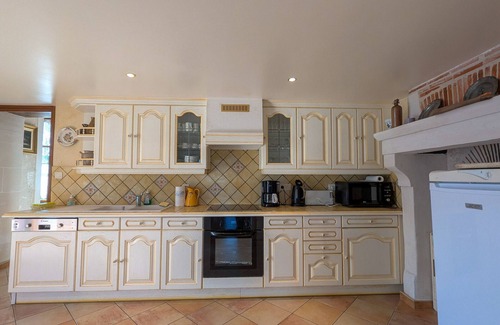 Vicq-sur-Nahon Cottage | Spacious Cottage near Valençay Castle & Beauval Zoo with Outdoor Activities & Large Garden