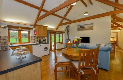 Pelynt Cottage | Spacious cottage in quiet 2 acre gardens near coast & country Hook Cottage