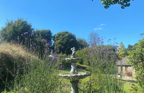 Pelynt Cottage | Spacious cottage in quiet 2 acre gardens near coast & country Hook Cottage