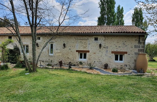 Cubnezais House | Spacious cottage in the countryside