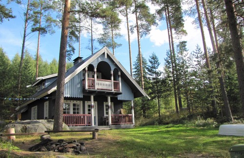 Lotjola House | Spacious cottage on an island in Lake Puruvesi.