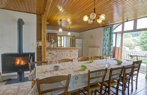 Gumieres Cottage | Spacious cottage with garden and fireplace in Gumières