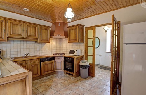 Gumieres Cottage | Spacious cottage with garden and fireplace in Gumières