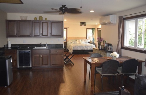 Hawaii Kai Cottage | Spacious Cottage with A/C and Patio