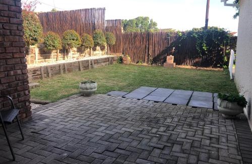 Port Elizabeth Apartment | Spacious Cottage