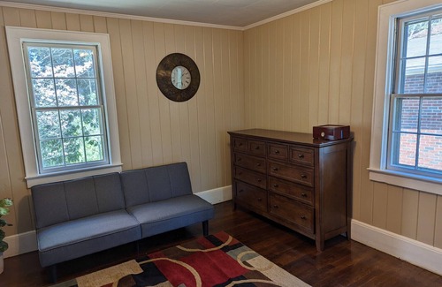 Jonesville House | Spacious Country Comfy Living in Yadkin Valley Wineries, Askew Winery, Downtown!