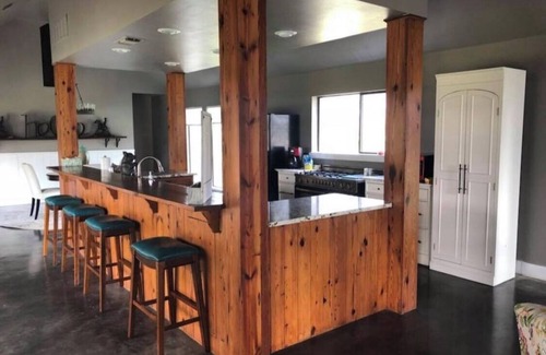 Era House | Spacious Country Home Entire house Sleeps 10 3500 sq ft