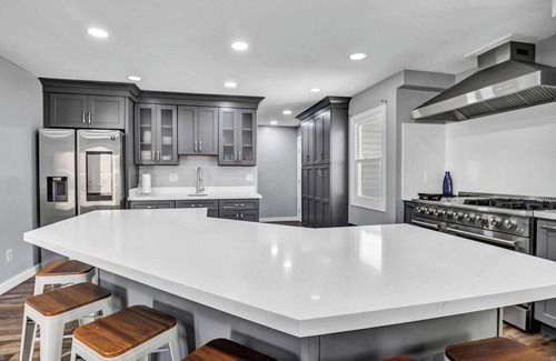 Orem House | Spacious Country Style Home with Gourmet Kitchen, perfect for large groups!