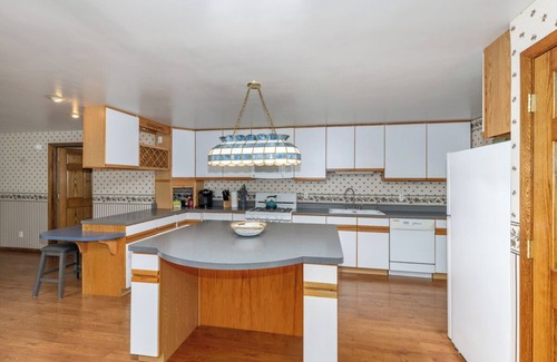 Grand Junction House | Spacious Country Home & 15 minutes from Lake Michigann