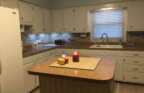 Nicholasville House | SPACIOUS country home, Sleeps 6 adults