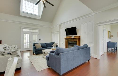 Lauderdale County House | Spacious Countryside Getaway in Lexington with Deck!