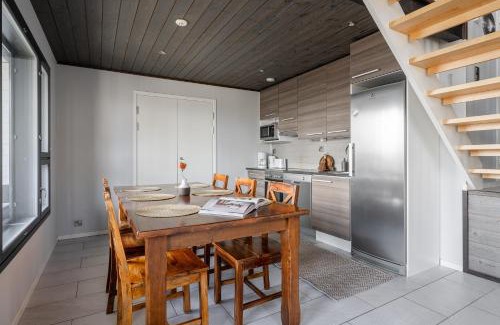 Muurame Apartment | Spacious & Cozy 2BR Cabin at Riihivuori Peak